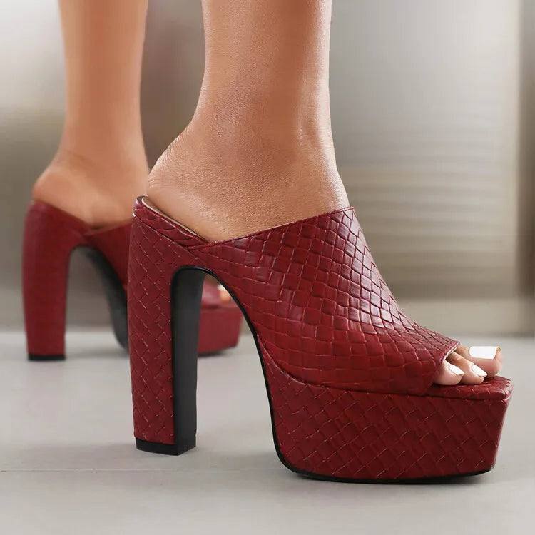 Bianca odinės platforminės basutės